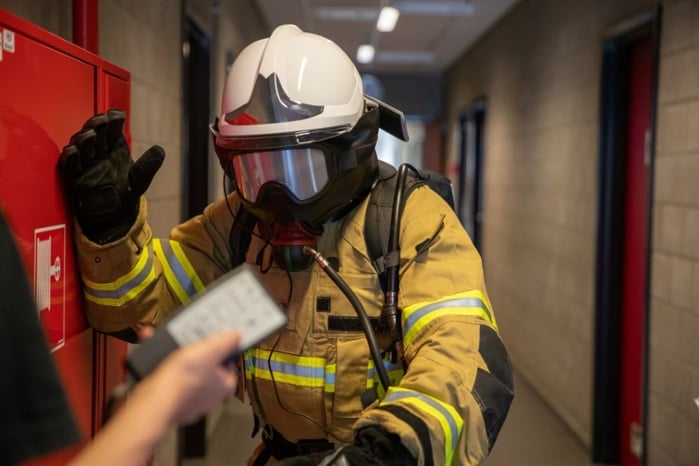 lion_misty_electronic_blindmask_firefighting_training-1